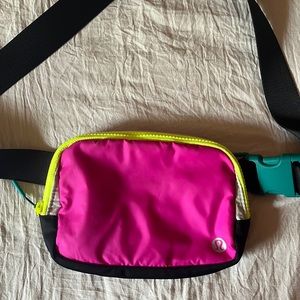 lululemon belt bag